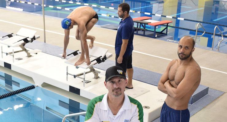 men's swim team